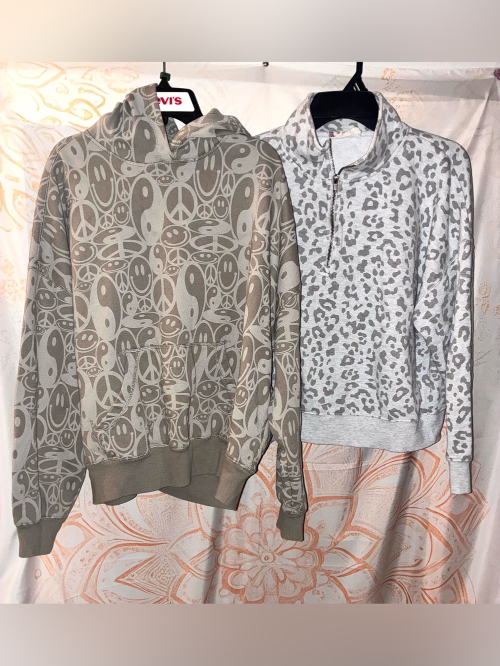 Pacsun Oversized Smiley & Peace Sign Hoodie w/ Leopard Print Sweatshirt
